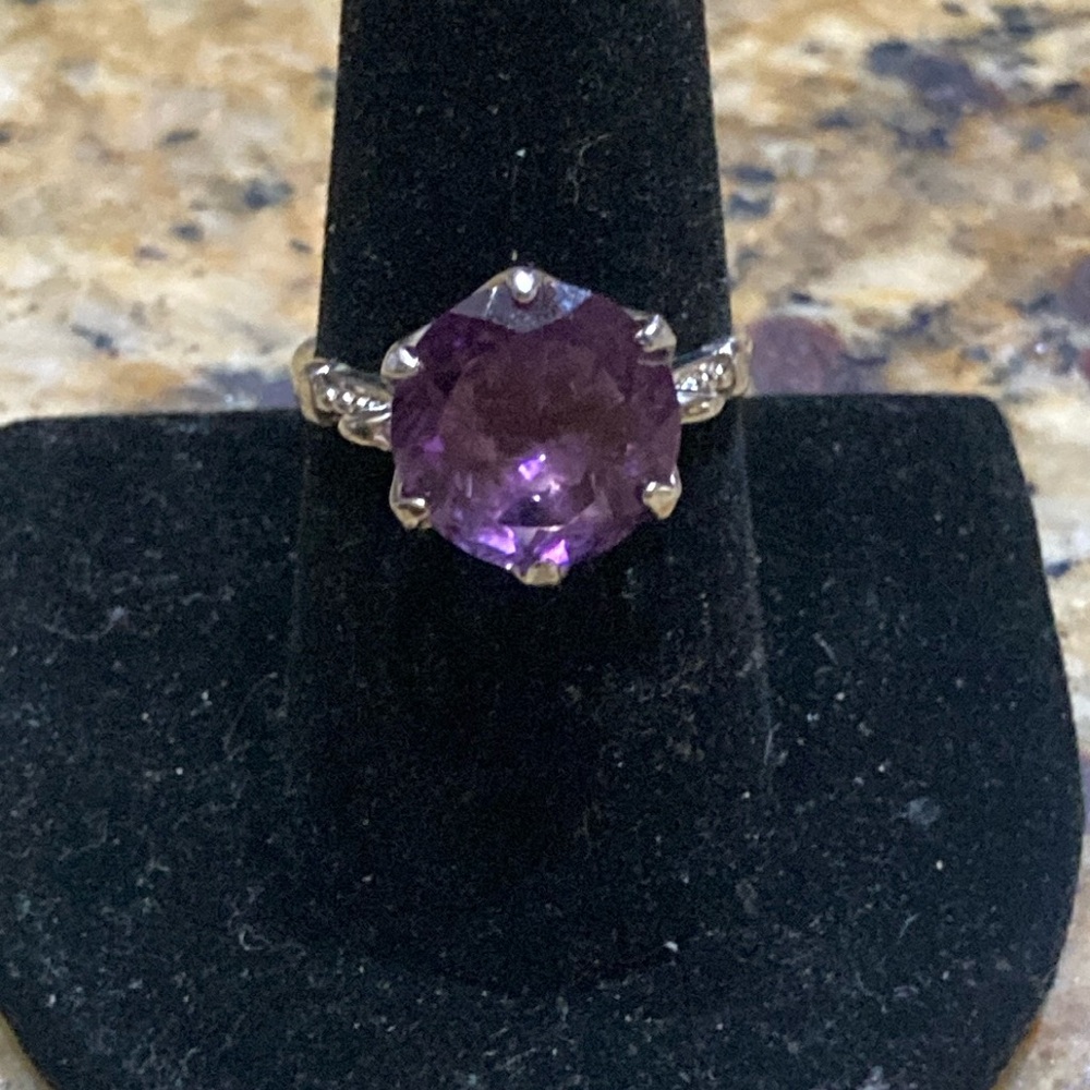 Elegant Purple Gemstone Ring